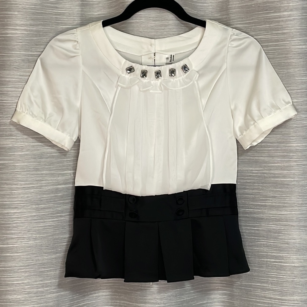 𝅺WOMAN’S Dress Top, Small